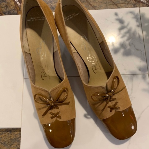 Mod Sixties Babydoll Shoes - Picture 2 of 4